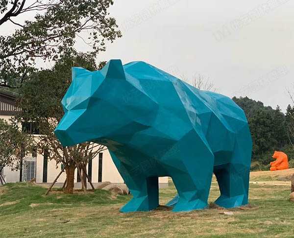 戶外公園草地大型機械熊玻璃鋼雕塑產品